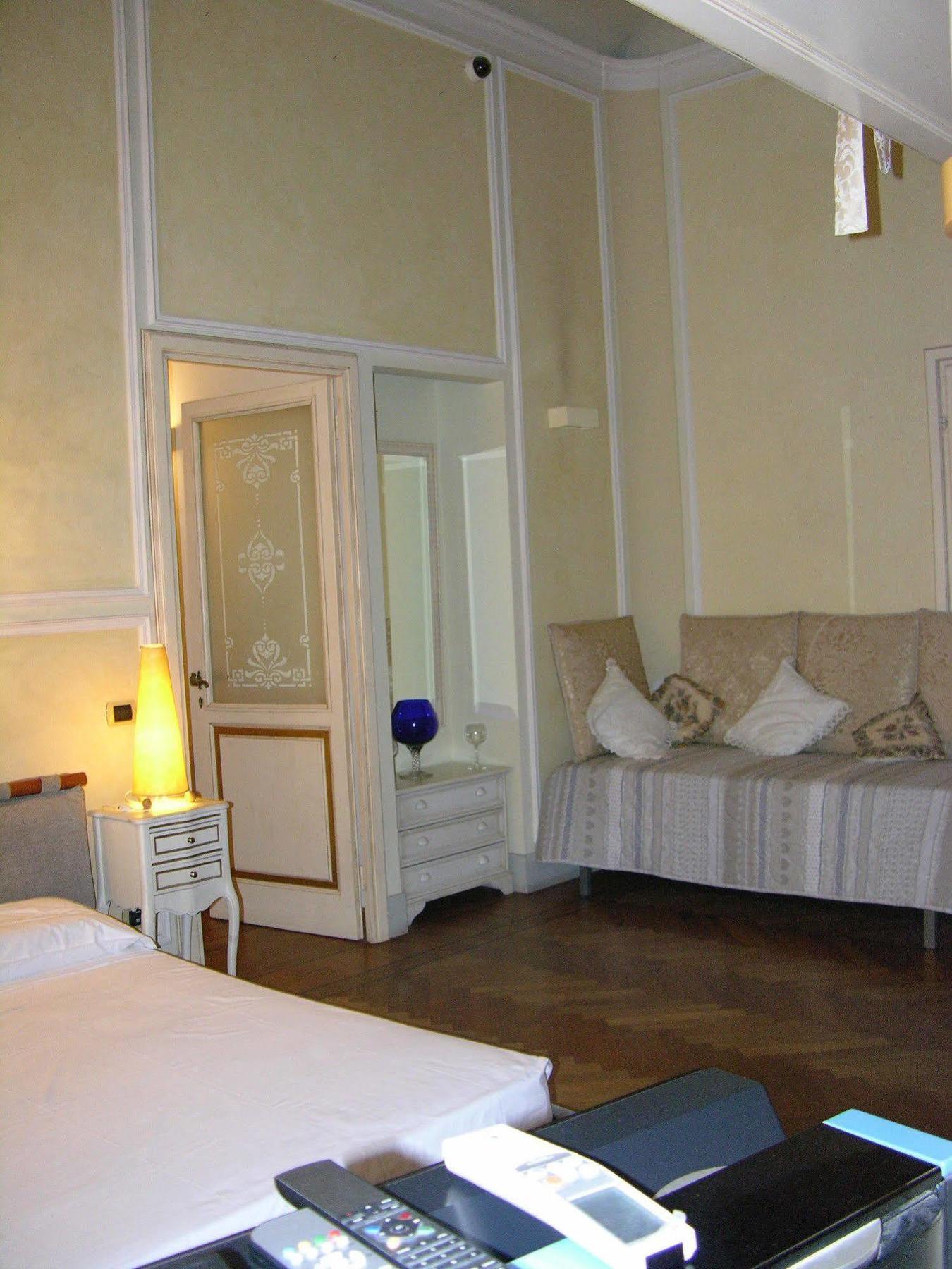 Booking Firenze Appartamenti エクステリア 写真